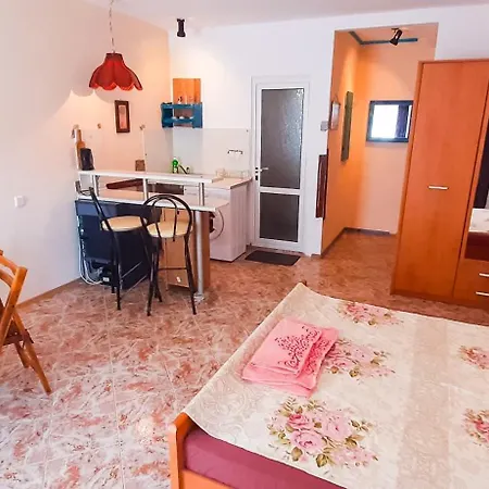 La Piccola Porta, равда, българия Apartamento